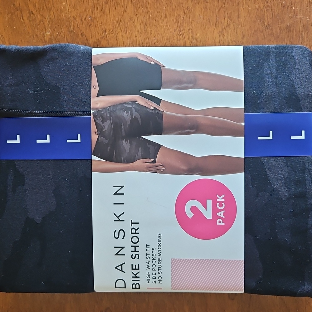 NWT Danskin Women’s Bike Short 2-Pack Black Camo Size L